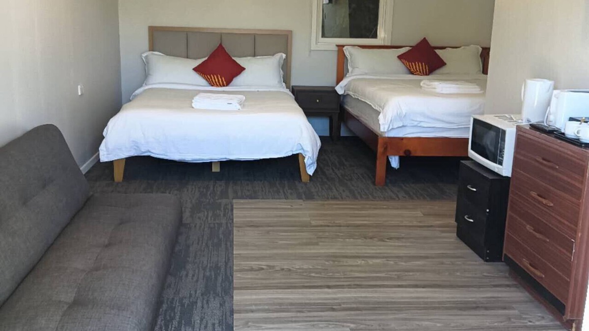 Kawaha Point Ski Chalet | 2 double and 1 sofa beds garden chalet, 7C Salisbury Road, Rotorua