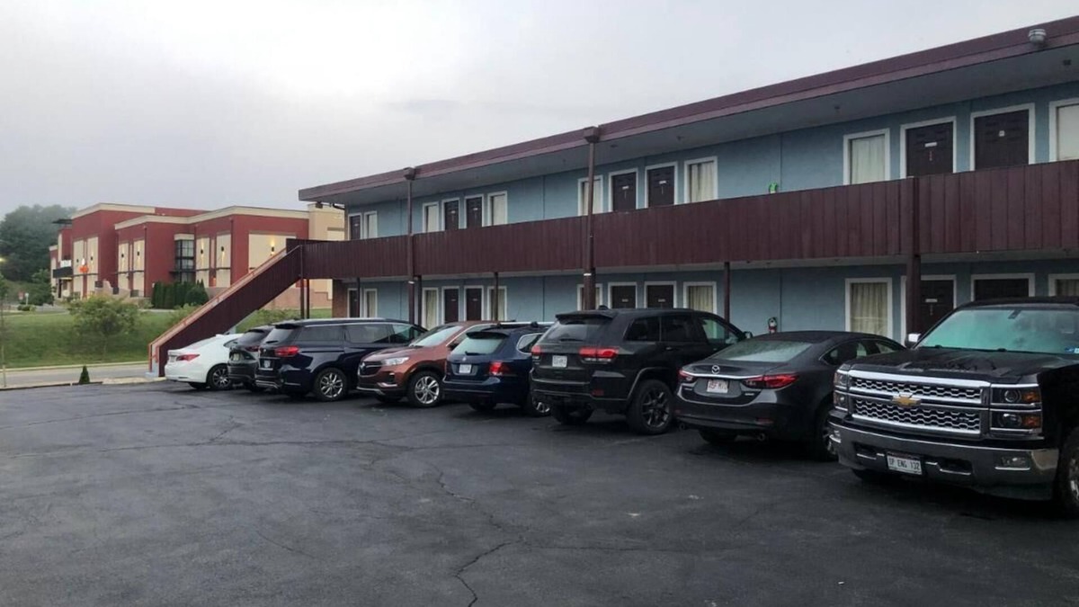 Grissom - Highland Hotel | 2 Double Beds Non Smoking, Red Carpet Inn, Microwave, Near VT Campus | 2 Units
