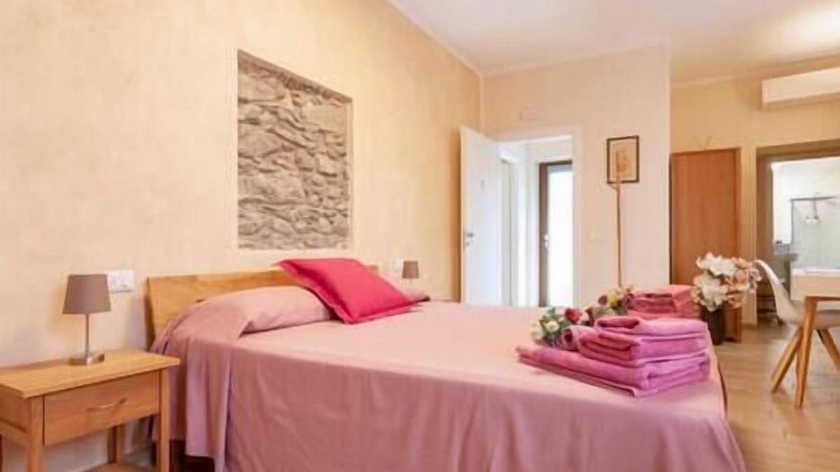 Somma Lombardo House | 2- Double room, two singles, private bathroom