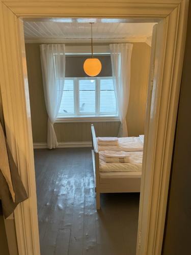 Lødingen Apartment | 2. etg i Dampskipsbrygga, Lødingen havn