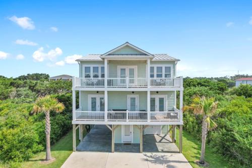 Long Beach House | 2 Family Coastal Escape