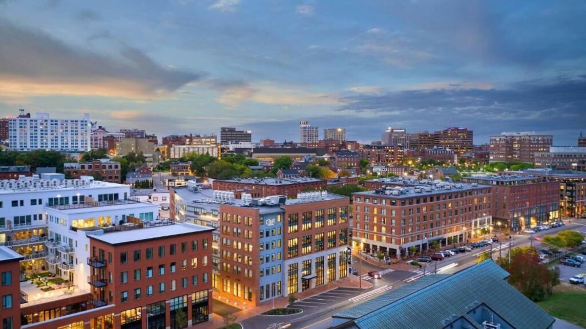 Portland Hotel | 2 Family Ready Rooms | Pet-Friendly Stay, Walking Distance to Museum of Art