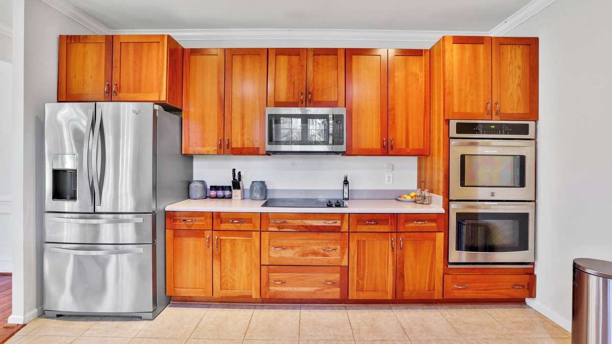 Purcellville House | 2 for 1: Spacious 5BR home w/attached apartment: 5mins to Nova's Best Vineyards!