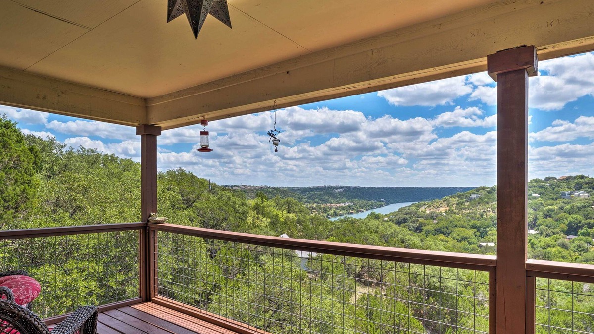 Apache Shores House | 2 Furnished Decks & Lake Views: Austin Escape