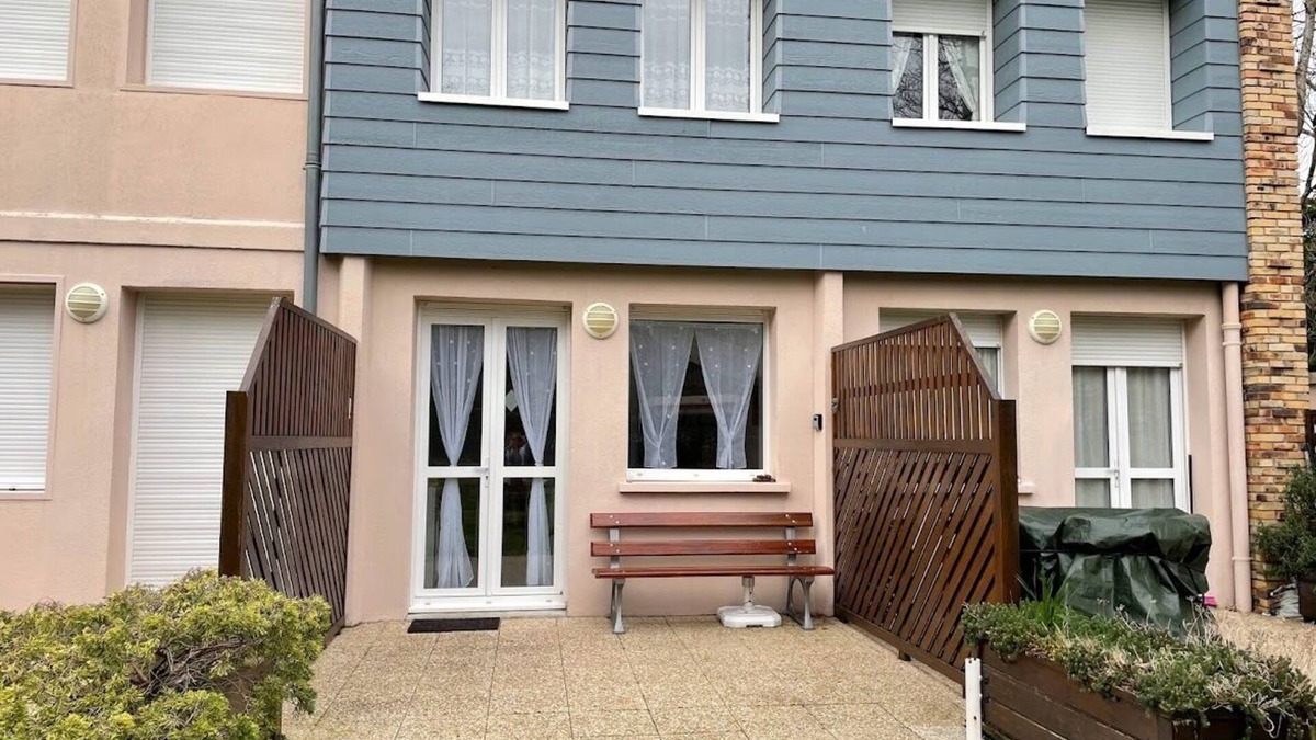 Saint-Pair-sur-Mer House | 2* gite for 4 people in a 5ha private park, 400m from Jullouville beach