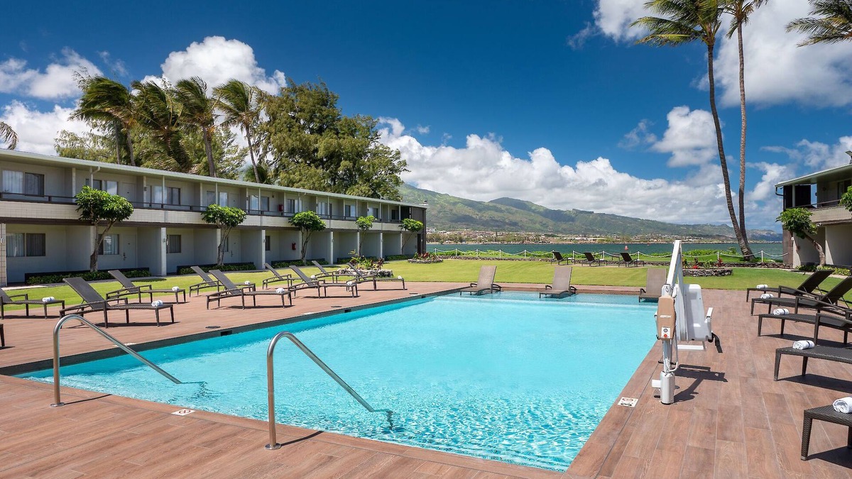 Kahului Hotel | 2 Great Units Fit for Families! Outdoor Pool, Minutes to Kanaha Beach Park!