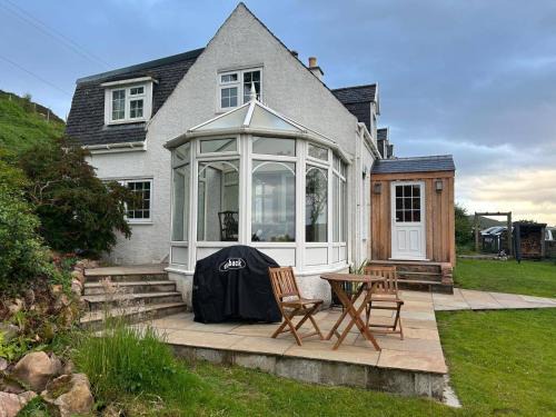 Breakish Apartment | 2 Guests - Garden & Patio - Sea Views