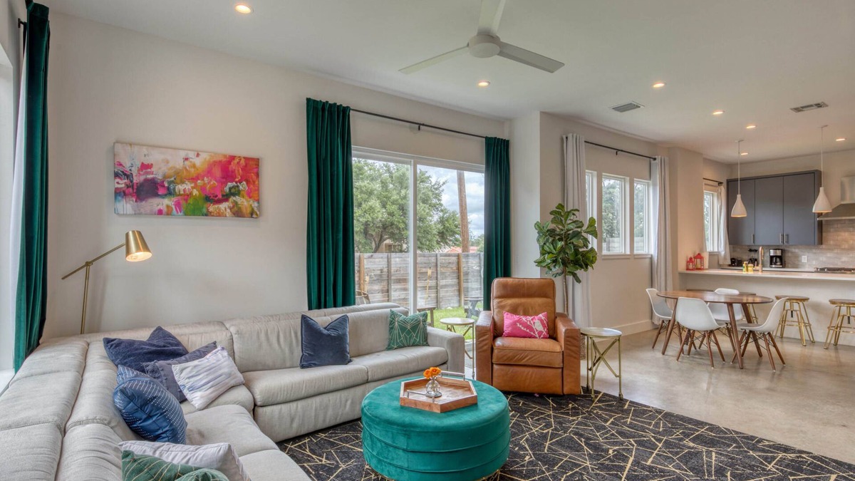Galindo House | 2 Homes in 1! Centrally located near SoCo