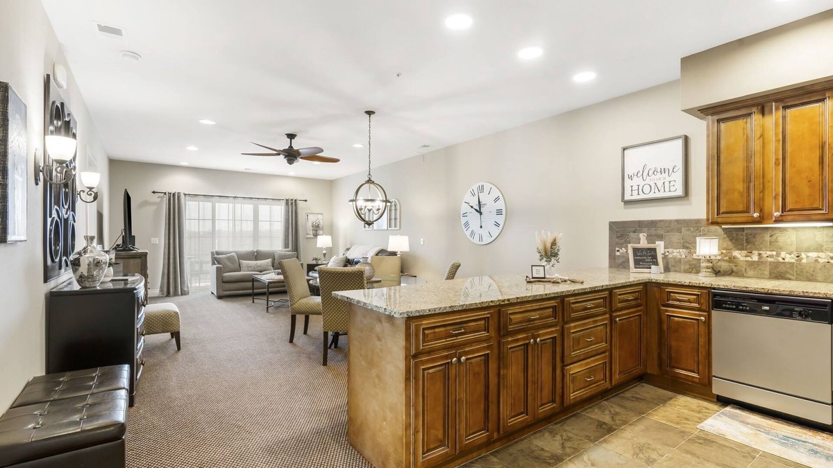 Branson Condo | 2 HUGE LUXURY Condos w/Pool & Elevator! Fun! Rec PLEX!12 Min To SDC and TR LK!