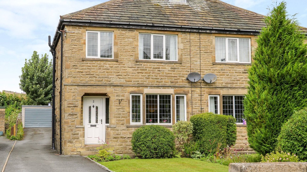 Settle House | 2 INGS AVENUE, pet friendly, with a garden in Settle