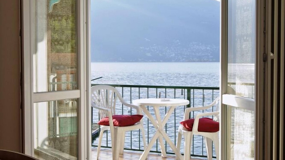 Zenna Apartment | 2 bedroom apartment in small residence right on the beach