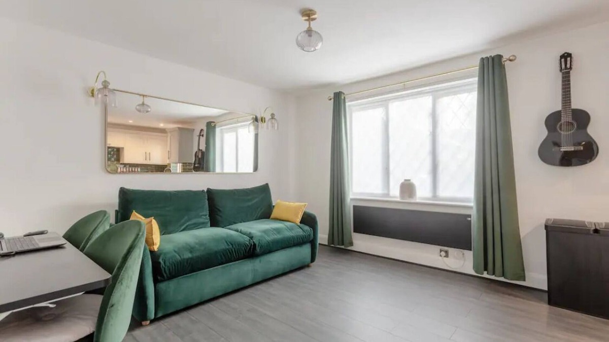 Rotherhithe Apartment | 2 King Bed Modern Refurb Flat - 10 mins 2 London Bridge - Sleeps 6 Guests