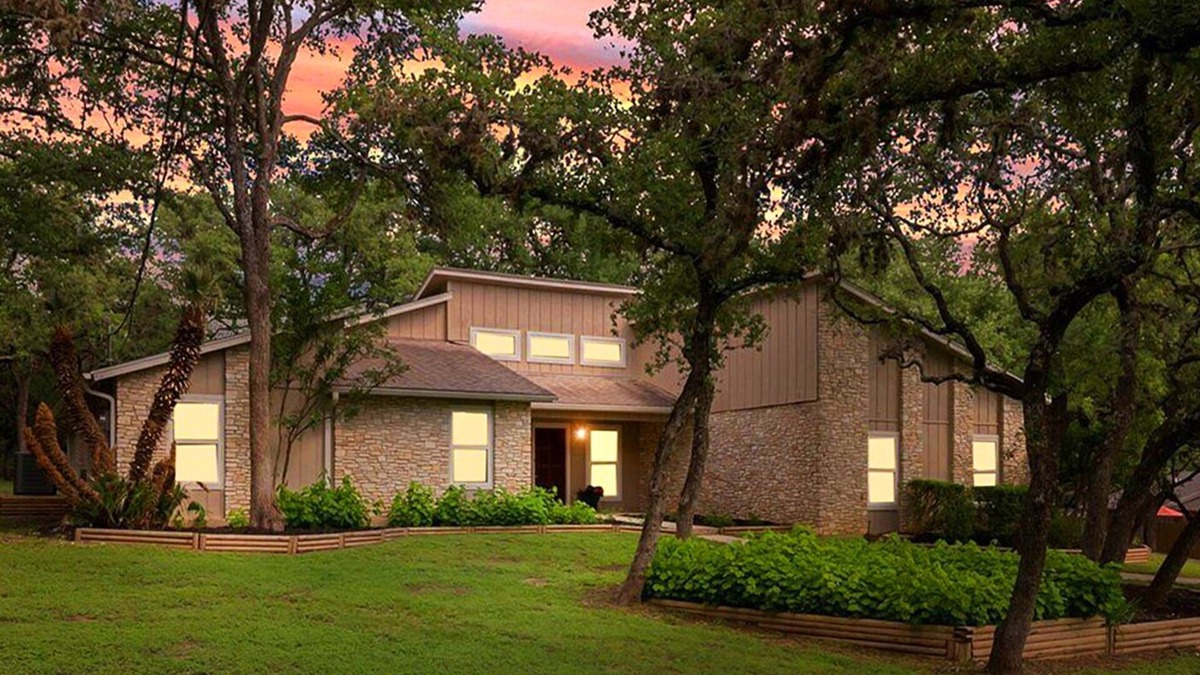 San Marcos House | 2 King Beds in Relaxing Oasis in Texas Hill Country - Free Wi-Fi, Parking, Snack