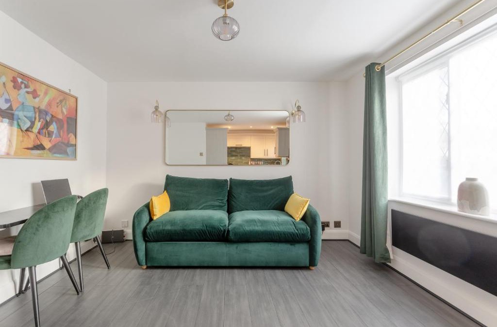 Rotherhithe Apartment | 2 KING Beds Modern Refurb Flat - 10 min 2 London Bridge - Sleeps 6