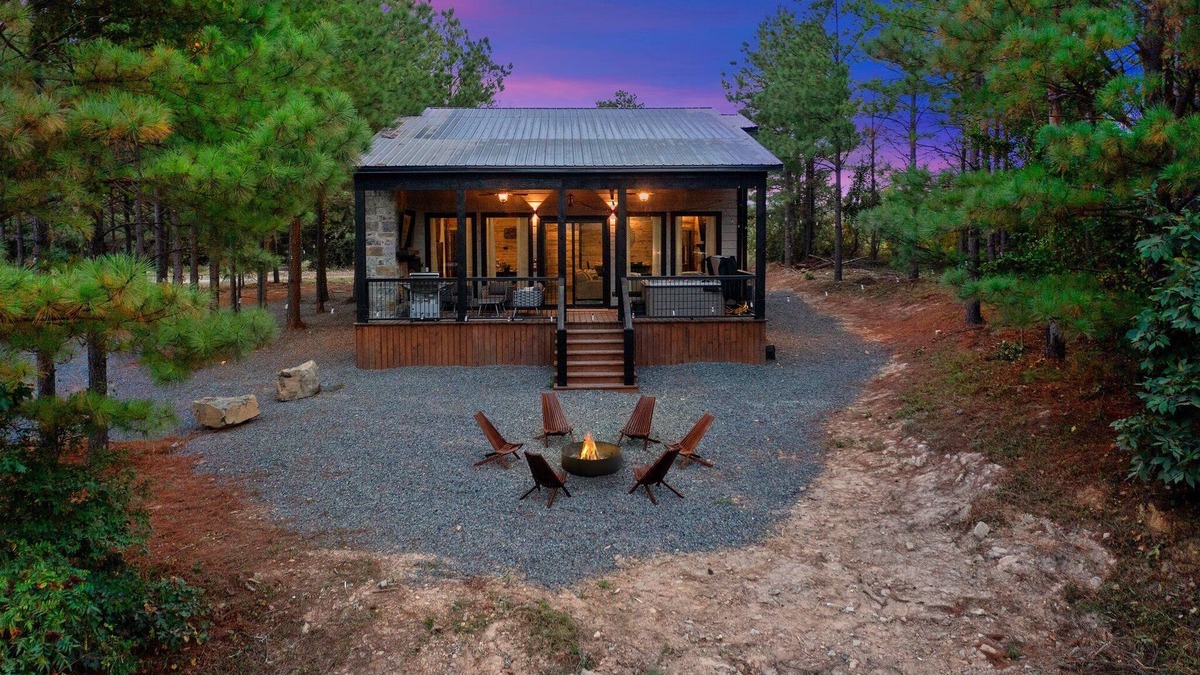 Pickens Cabin | 2 King Masters W/EV Charger & Pet Friendly & Firewood Provided