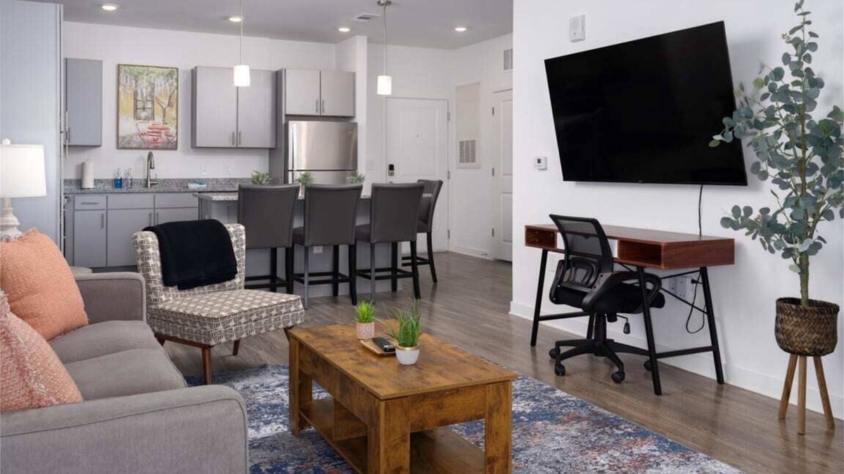 Pelham Apartment | 2 King Suites + Pool Near Oak Mountain