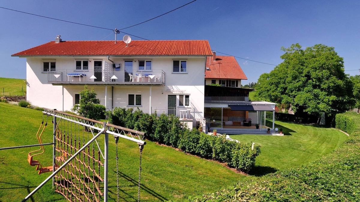 Neukirch Condo | (2) Large idyllic vacation apartment