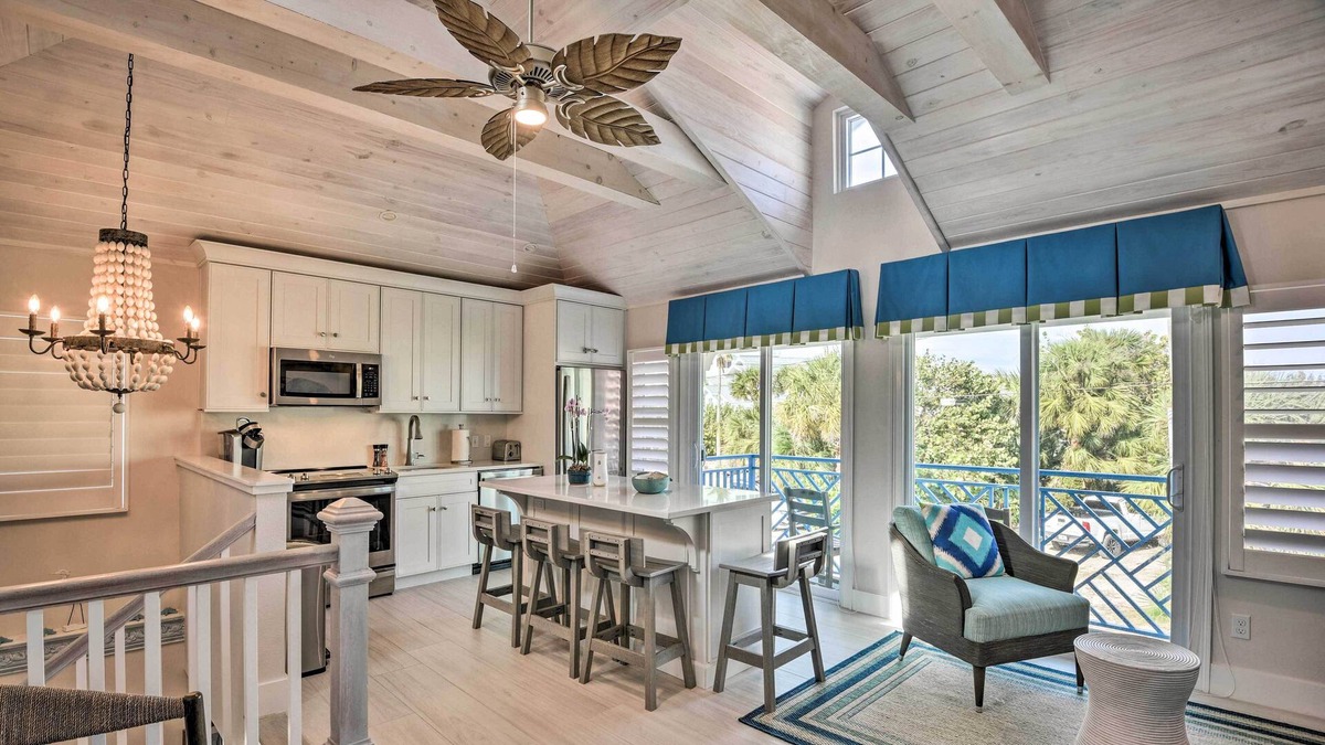 New Smyrna Beach Villa | 2-Level Villa w/ Balcony, Walk to Beach!