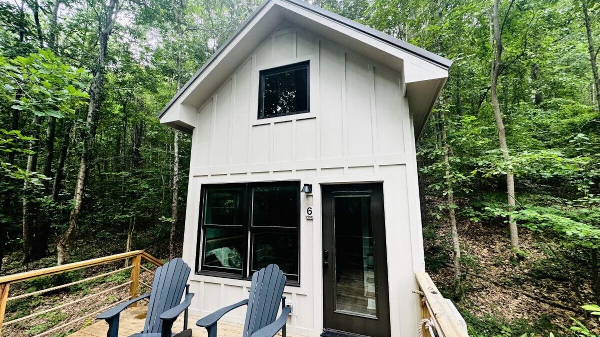 Groveoak Cabin | #2 (Maple) Luxury Treehouse near Lake Guntersville