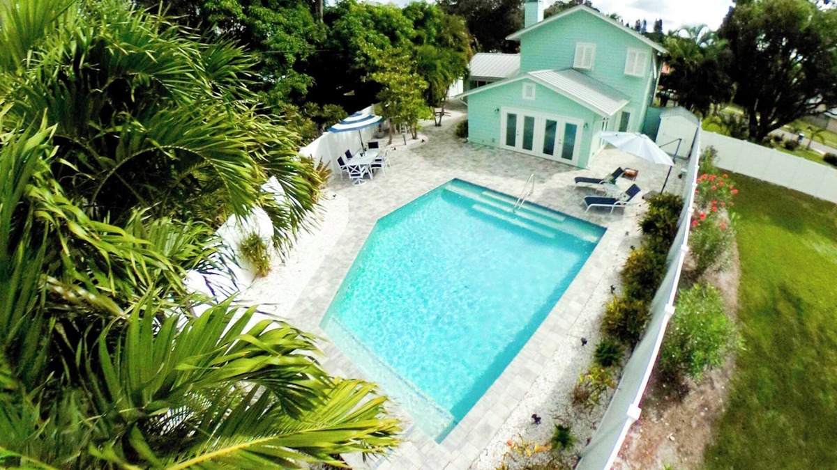 Whitfield House | 2 Master Suites - 2 King Beds - Waterfall Pool - 2 Kitchens