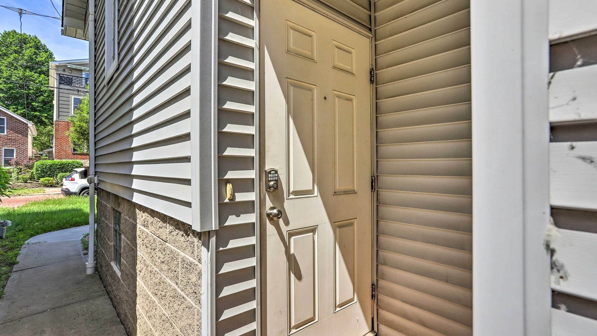Tremont Cottage | ~ 2 Mi to Downtown - Cozy Cleveland Unit