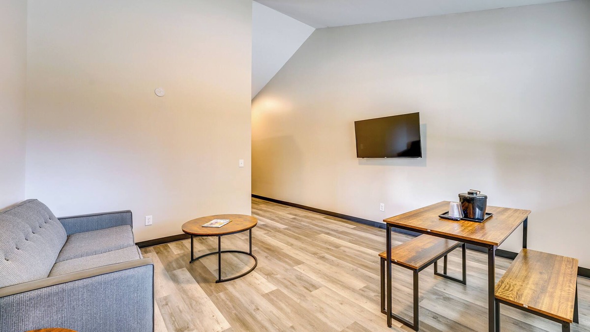 Port Huron Apartment | 2 Mi to Downtown Port Huron: Sleek Studio Apt