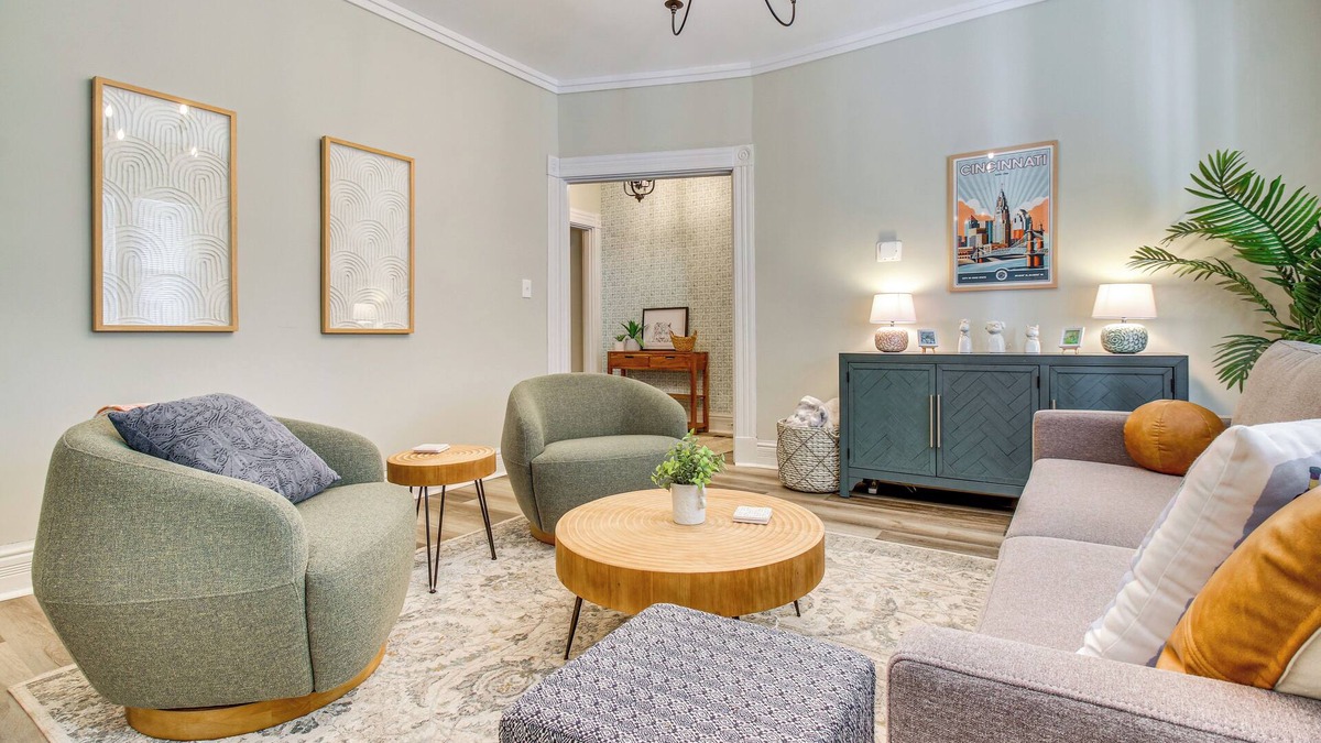 Covington House | 2 Mi to Dtwn Cincinnati: Home w/Fenced Yard!