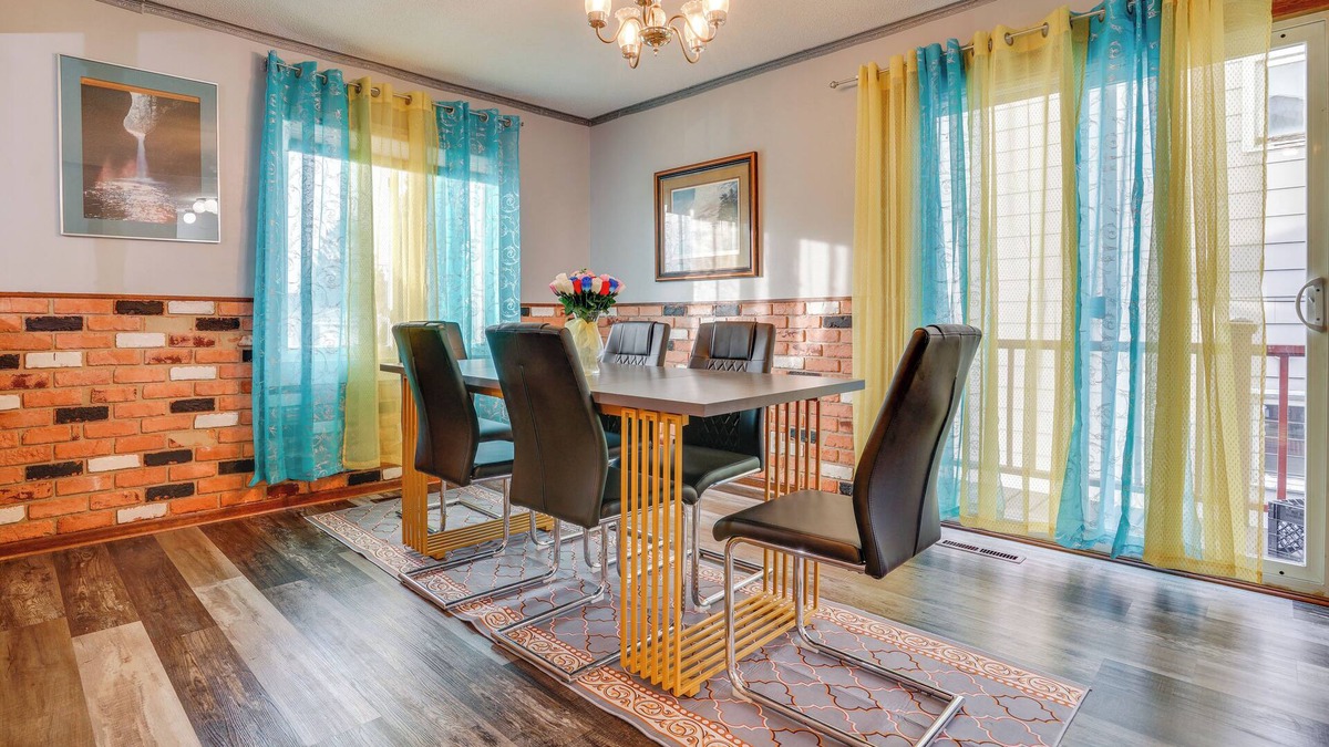 North End House | 2 Mi to Dtwn St Paul: Home w/Private Deck & Yard!