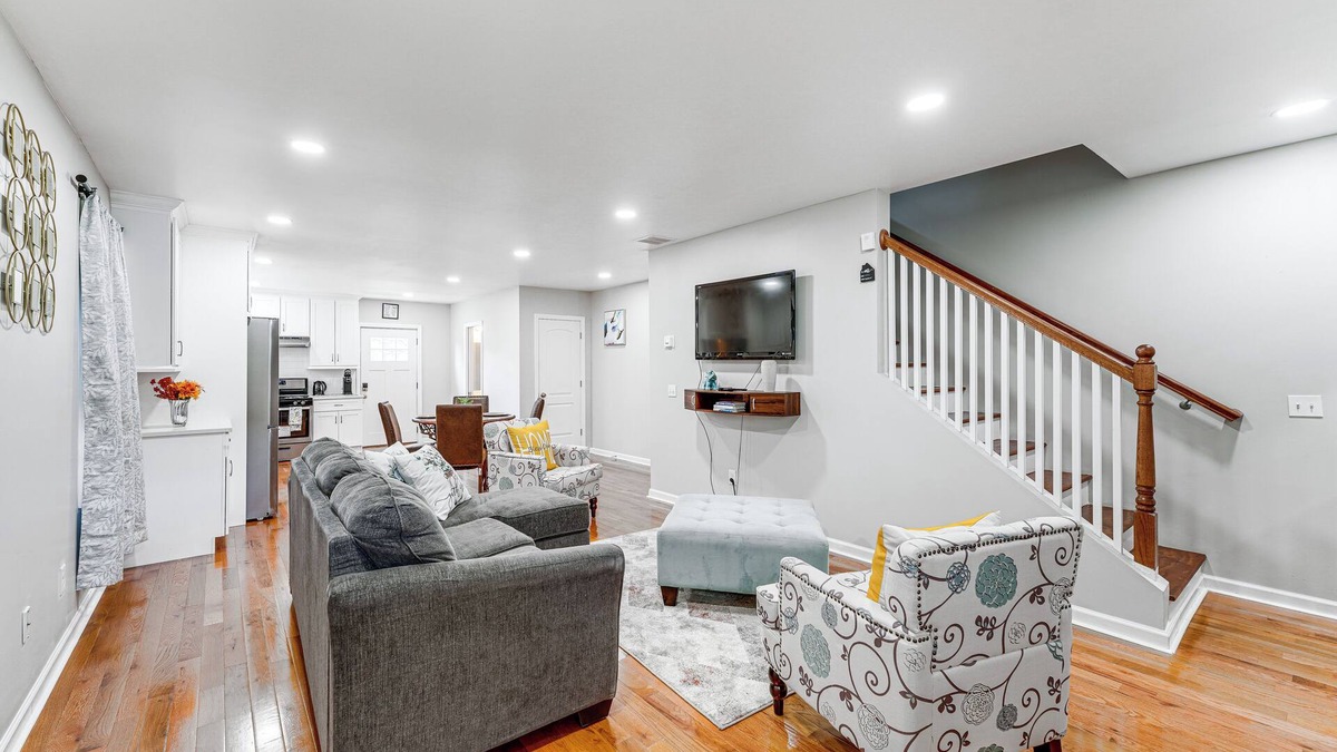 Bridgeport House | 2 Mi to Dtwn: Well-Appointed Bridgeport Duplex!
