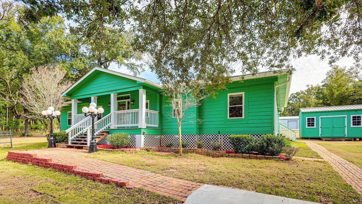 Fairhope House | 2 Mi to Fairhope Pier: Home w/Large Yard!