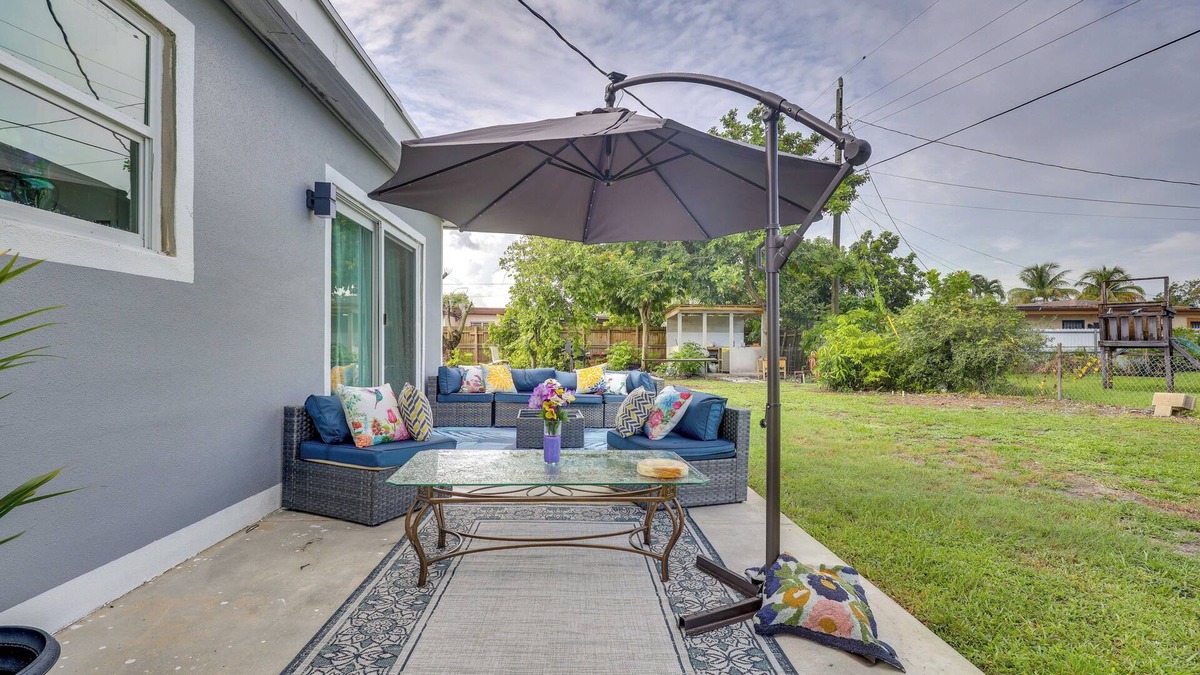 Miami Gardens House | 2 Mi to Hard Rock Stadium: Home w/Spacious Yard