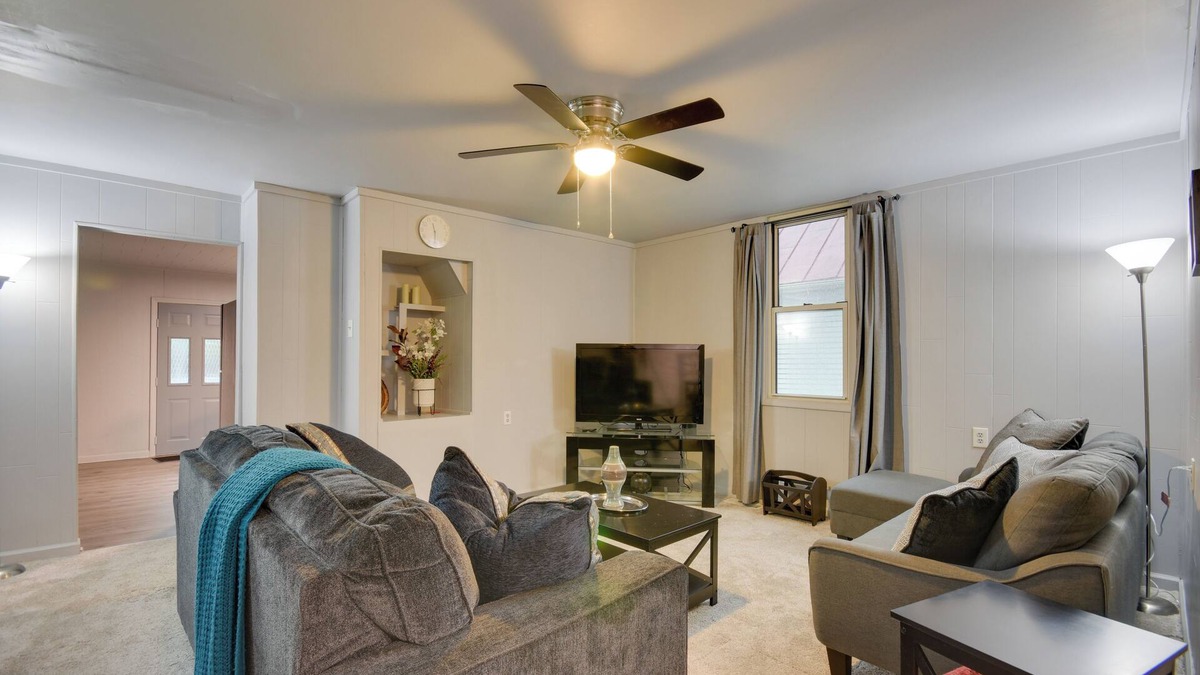 Quincy House | 2 Mi to Historic District: Cozy Home in Quincy!