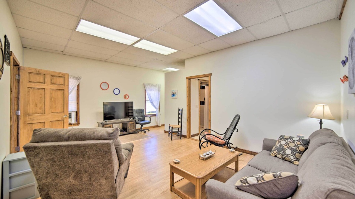 Eben Junction Apartment | 2 Mi to Ice Caves: Pet-Friendly Eben Junction Apt