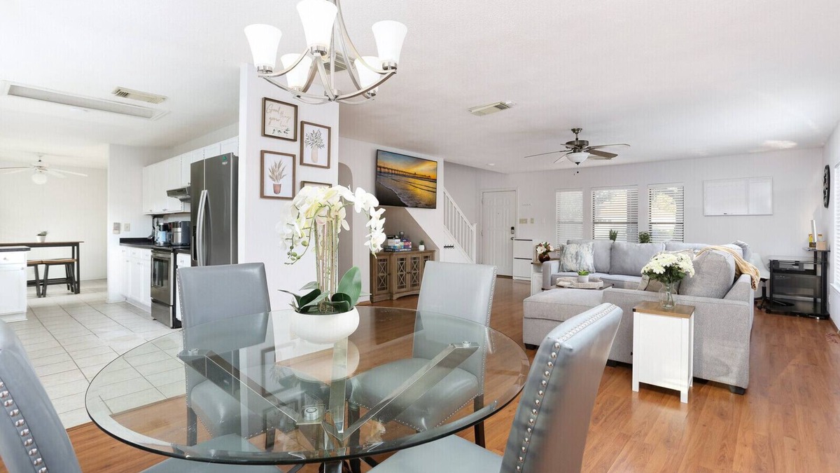 Wetmore House | 2 Mi to La Cantera, Six Flags, the RIM - Entire Home