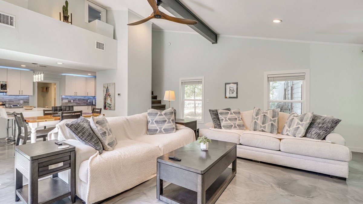 Camp Swift House | 2 Mi to Lake Bastrop! Modern Lost Pines Retreat