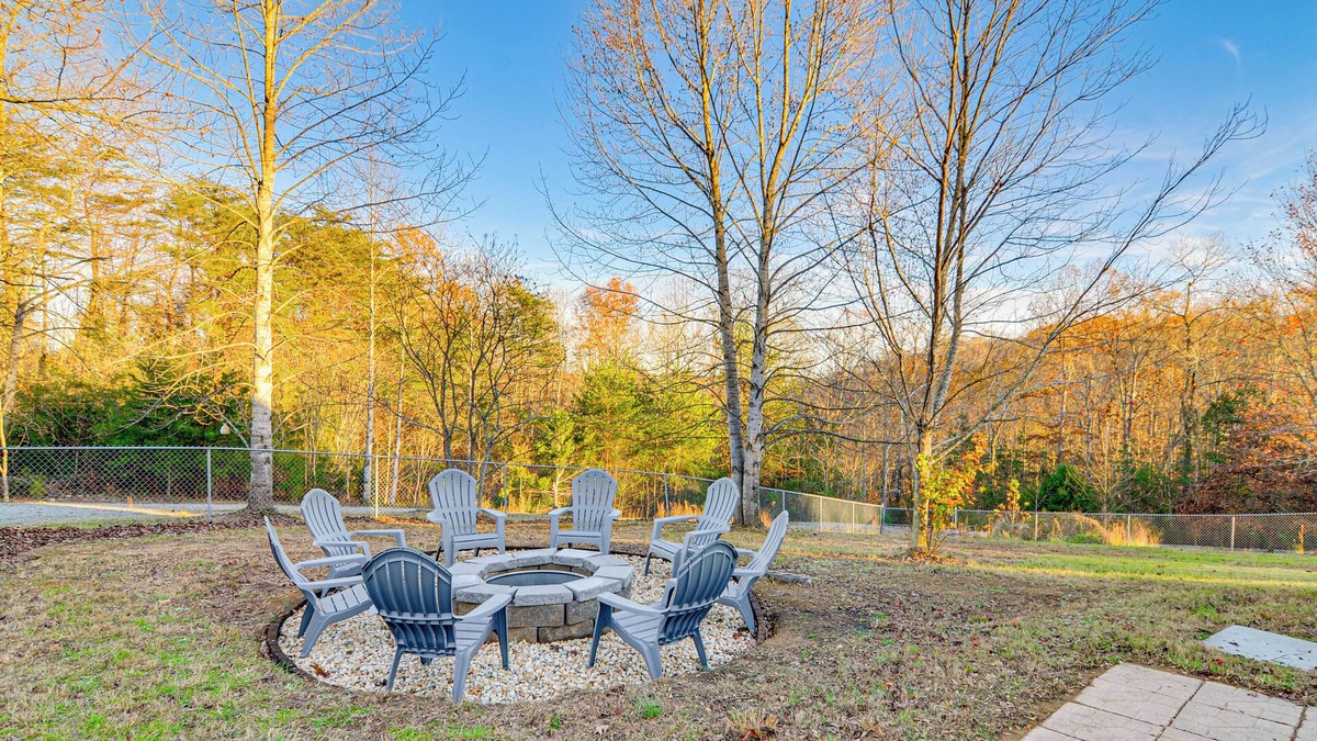 Jamestown House | 2 Mi to Lake Cumberland Access: Home w/Grill