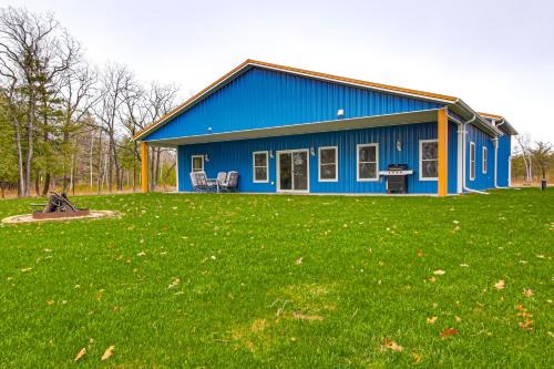 Abrams House | 2 Mi to Lake Michigan Home with Patio in Green Bay