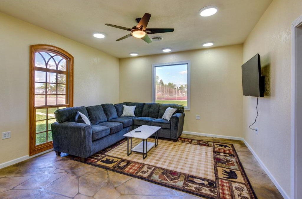 Newton Apartment | 2 Mi to Main St Newton Guest House