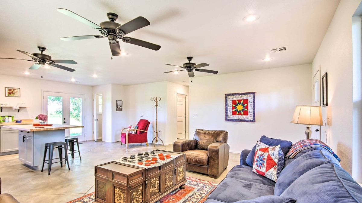 Grove Cabin | 2 Mi to Marinas & Grove: Cozy Cabin w/Grill
