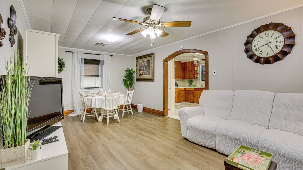 Thibodaux House | 2 Mi to Nicholls State University: Home w/Yard