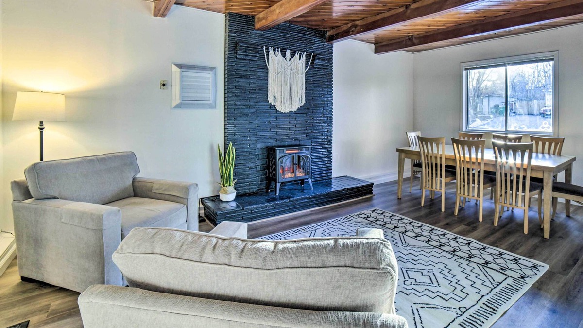 West University House | 2 Mi to Reno Riverwalk: Modern Home
