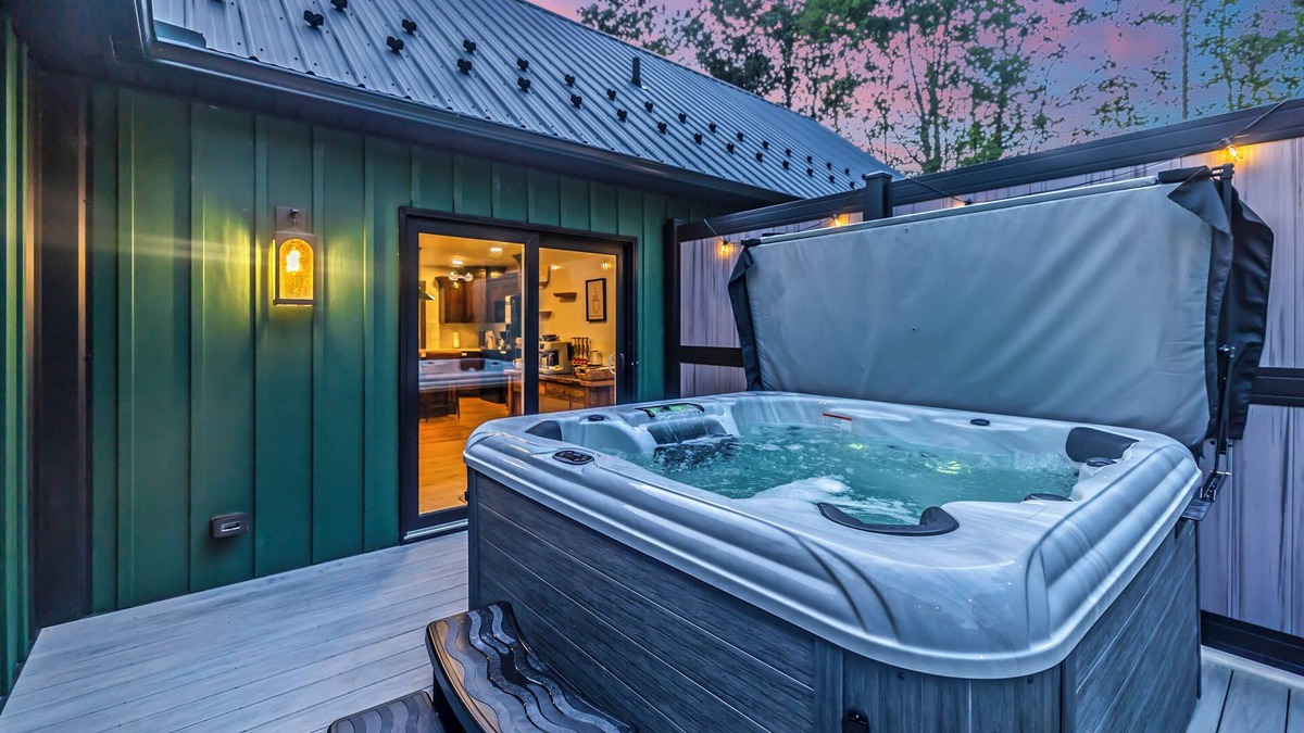 Kunkletown Cabin | 2 Miles from Blue Mountain Ski Resort & 2 Hours from New York City, Philadelphia & Lancaster with luxurious beds, pickleball, hot tub, fireplace, pool table & more
