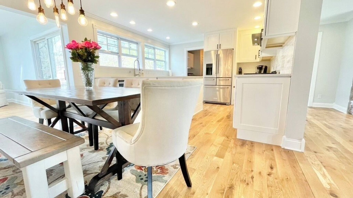 Benton Harbor House | 2 miles to downtown St. Joseph and 1/2 mile to beaches