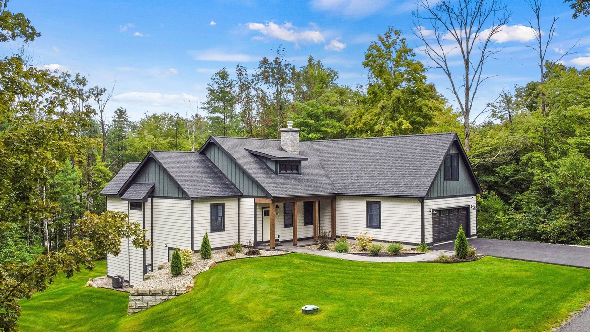 Lake George House | 2 Miles to the Lake - Million Dollar Beach