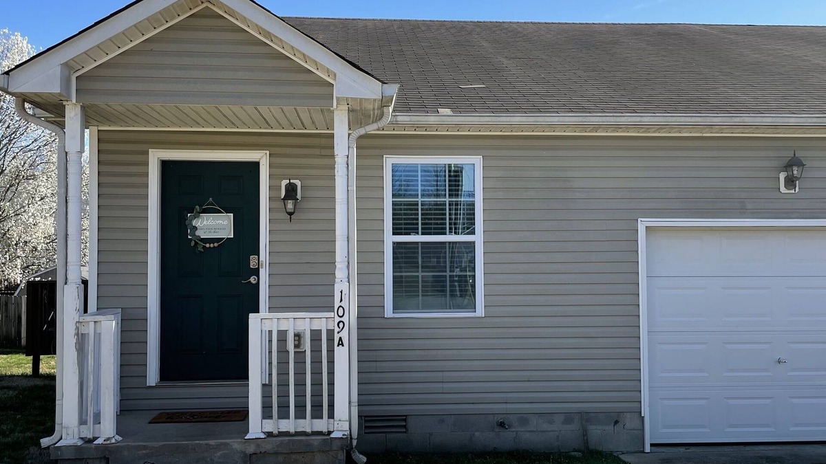 Clarksville Apartment | 2 min from Fort Campbell, 2Bdrm, cul-de-sac