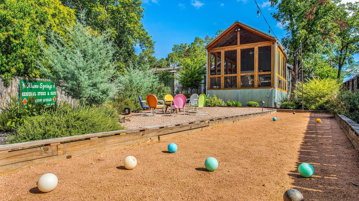 Fredericksburg House | 2 min walk to Main St - Screened Porch, Hot Tub, Bocce - Great for Groups