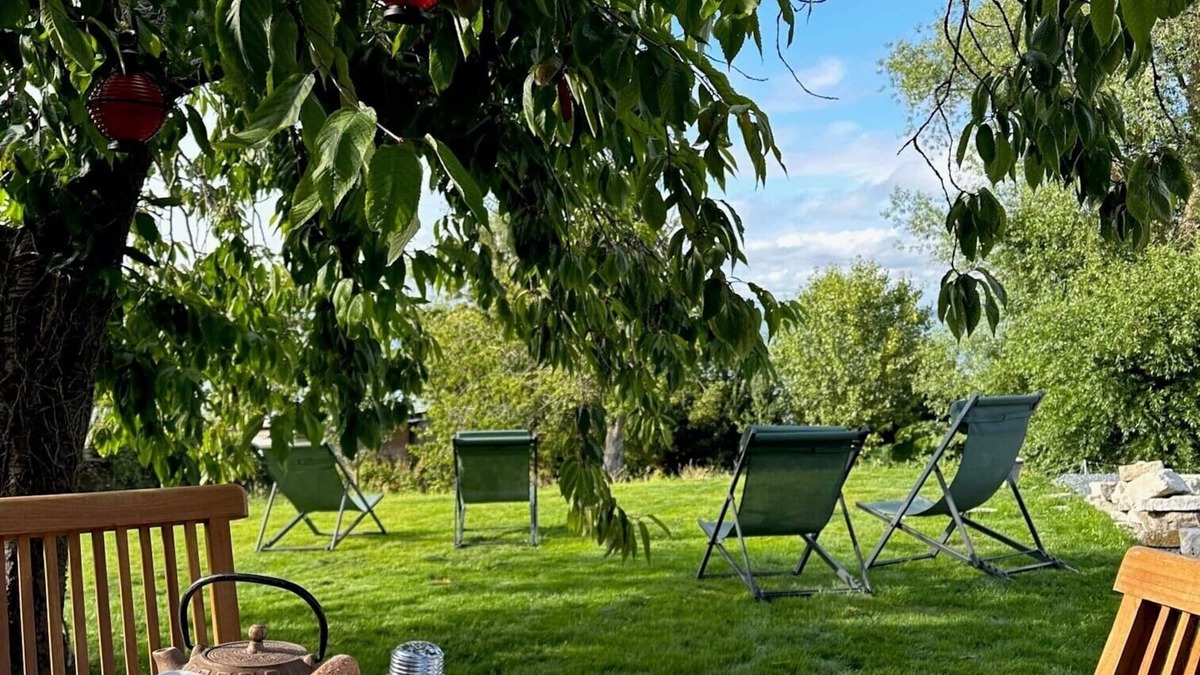 Cricqueboeuf Apartment | 2-minute walk from the beach, single-storey apartment with sea view