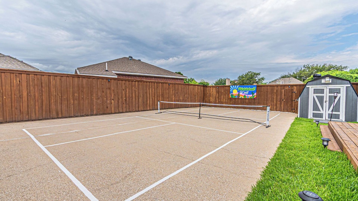 Rowlett House | 2 minutes from lake, Pickleball, Hot Tub, Pool table!