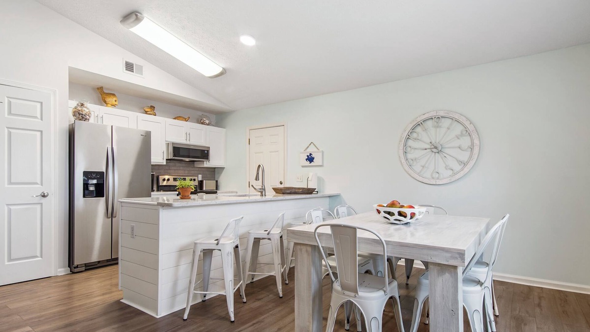 Treasure Cove House | 2 Minutes Toes in Sand - Beach - Lagoon - Sunsets - Sugary Sands - Emerald Water