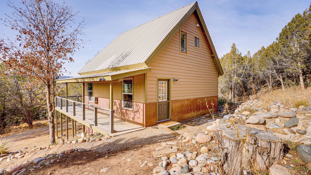 Durango Cabin | 2 Mtn-View Decks + Natural Spring: Durango Retreat